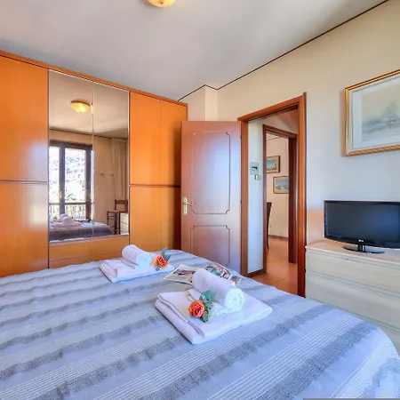 Lauras Cozy Center * Stresa