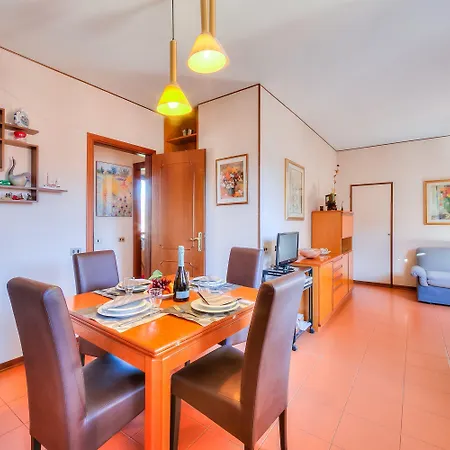 Lauras Cozy Center * Stresa